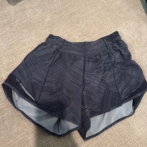 Lululemon bitty hot short size 6